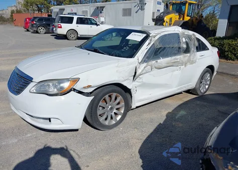 2012 Chrysler 200 Touring z USA, uszkodzony, nr VIN 1C3CCBBB0CN104255